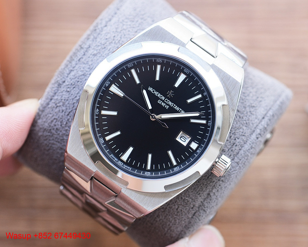 On Running Vacheron Constantin Overseas 4500V Stainless Steel Black Dial