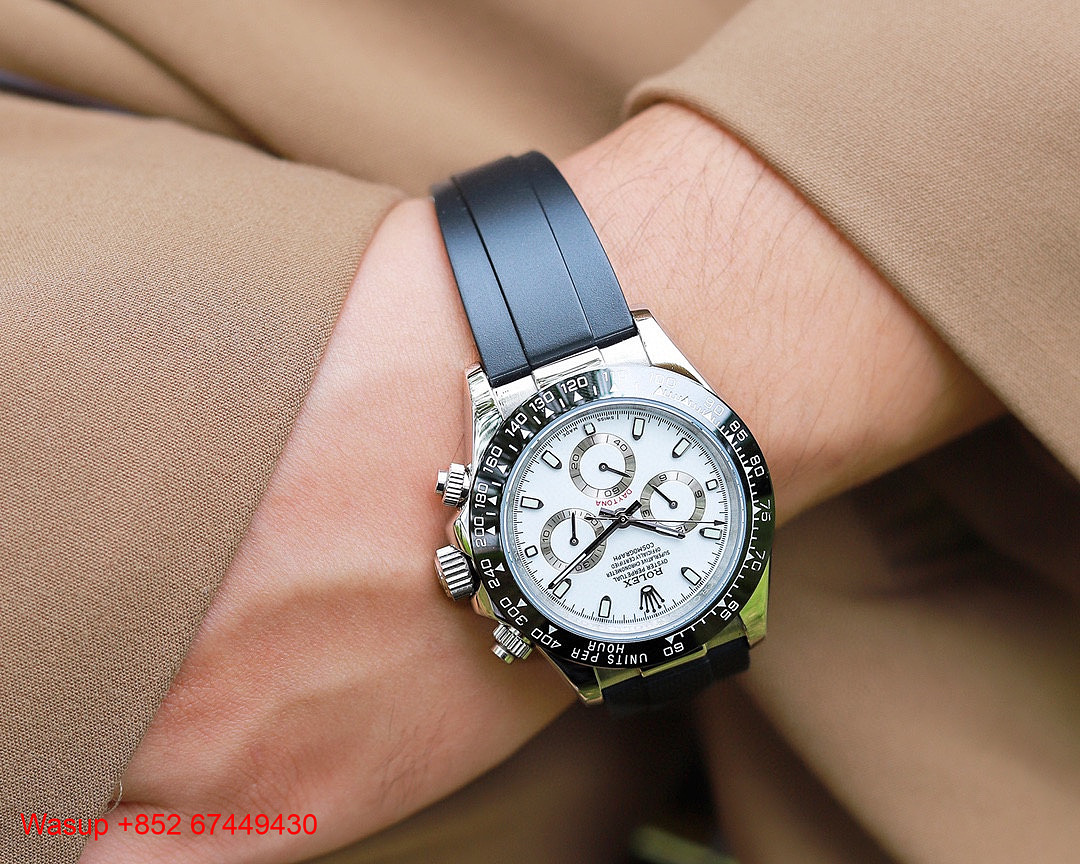 On Running Rolex Cosmograph Daytona M116500LN-0001 Black Bezel - Image 4