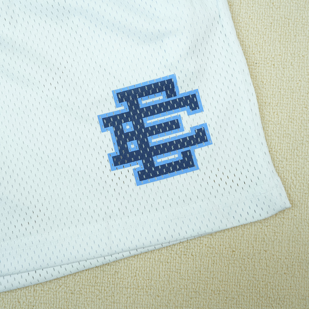 Chanel 80 Eric Emanuel EE Basic Short SS24White/Navy - Image 8