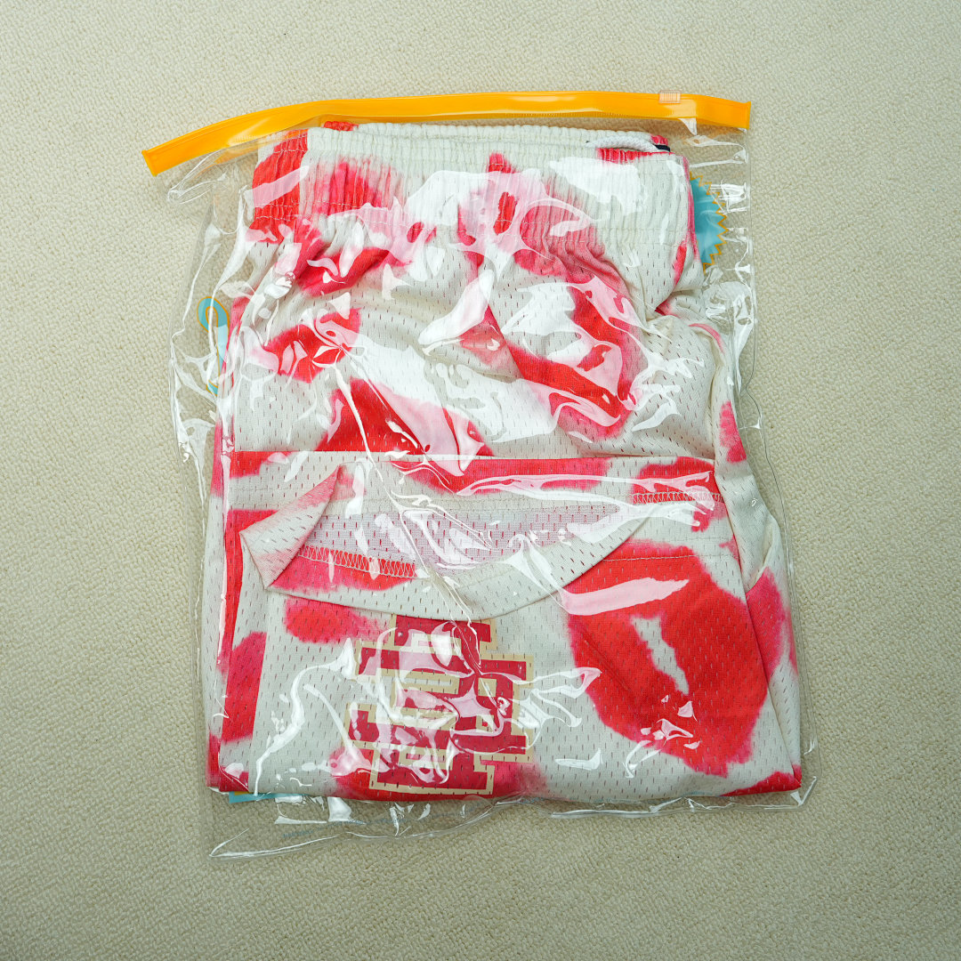 Chanel 80 Eric Emanuel EE Valentines Day Kiss Shorts (White) - Image 4