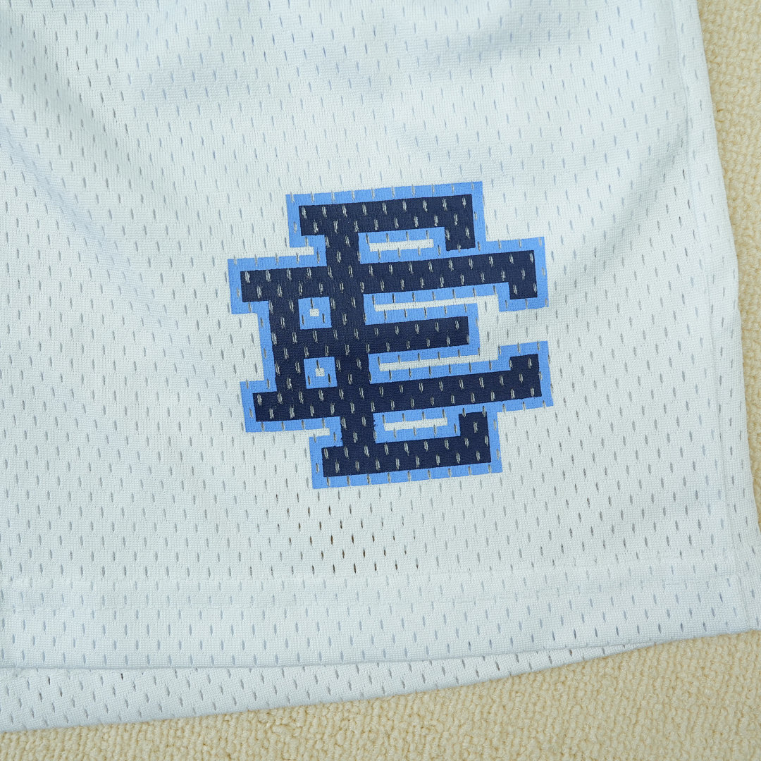 Chanel 80 Eric Emanuel EE Basic Short SS23White/Navy (Blue) - Image 3