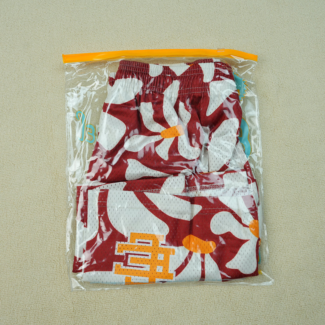 Chanel 80 Eric Emanuel EE Basic Short Red Daisies/Yellow - Image 3