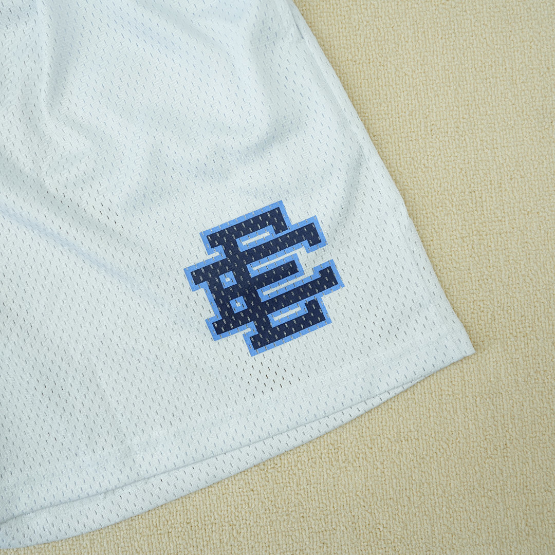 Chanel 80 Eric Emanuel EE Basic Short SS23White/Navy (Blue) - Image 4