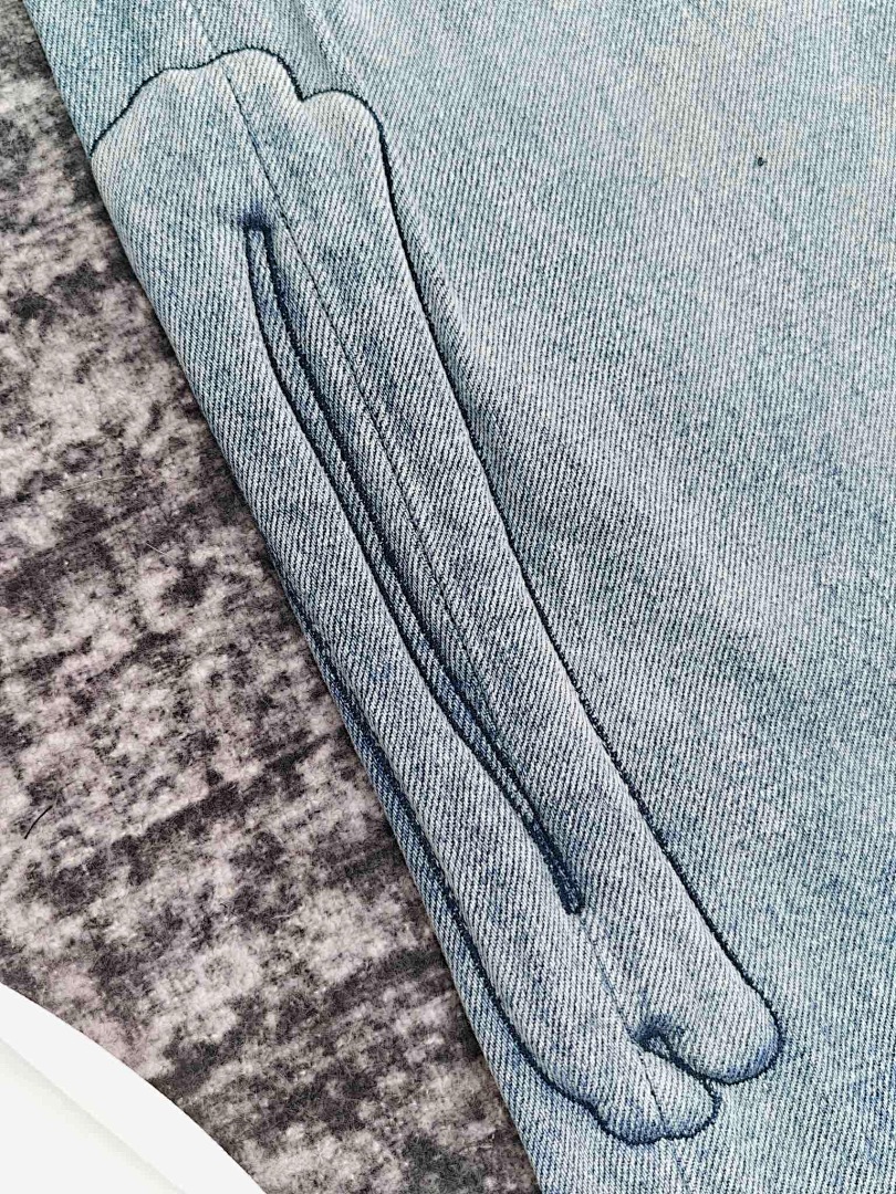 AMIRI Price:250, No : - Image 5