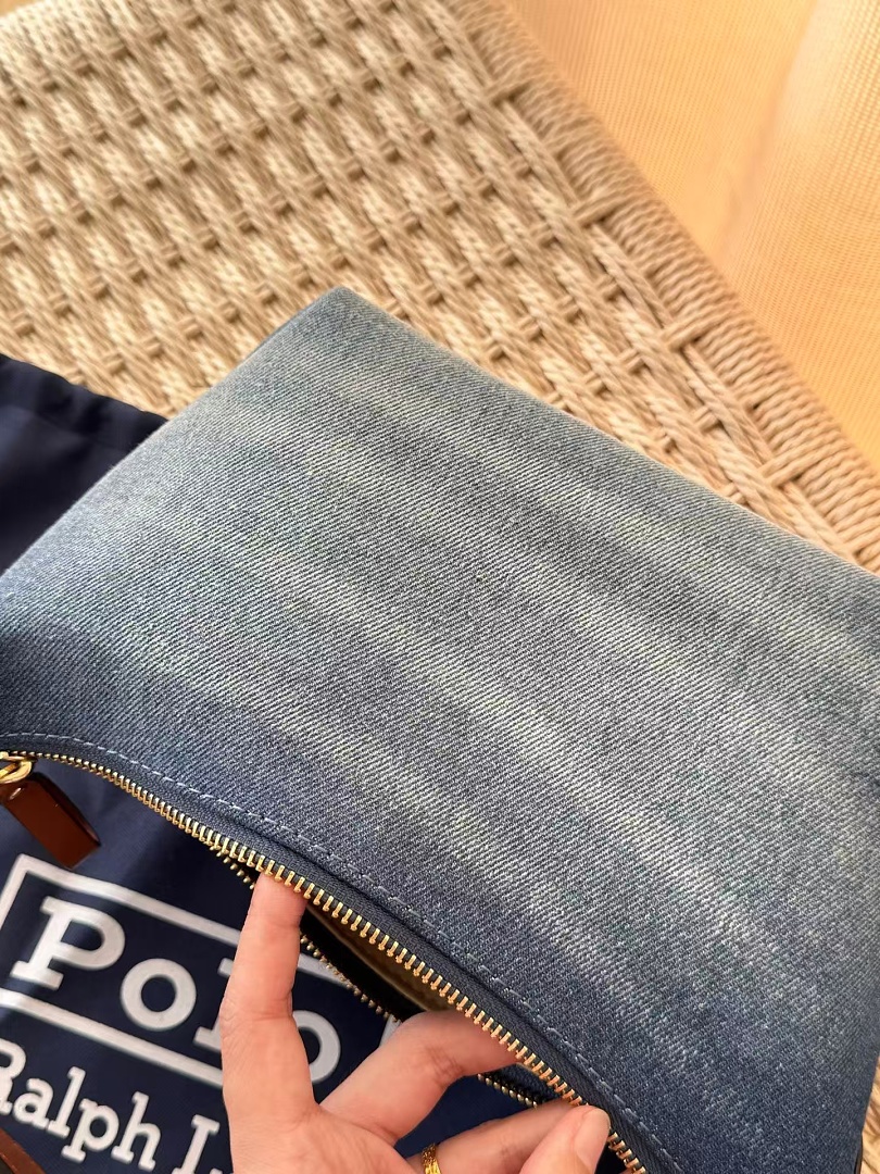 Other €32.2 ## Denim Lunch Box Bag V - Image 33