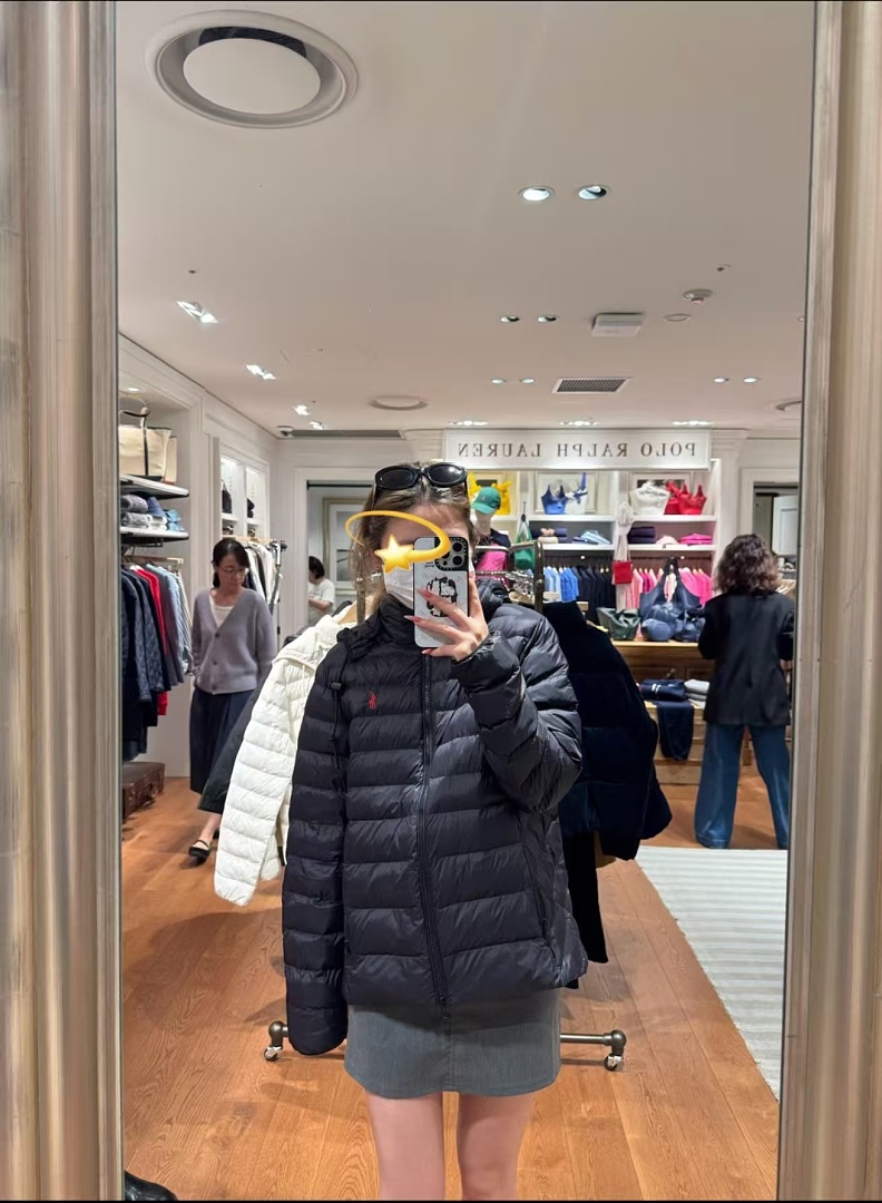 Other €51.6 ## Detachable Hooded Down Jacket Velvet W43 X - Image 3