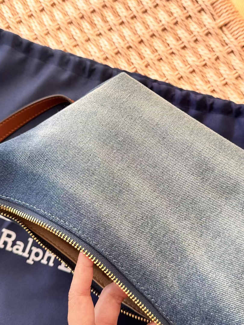 Other €32.2 ## Denim Lunch Box Bag V - Image 41