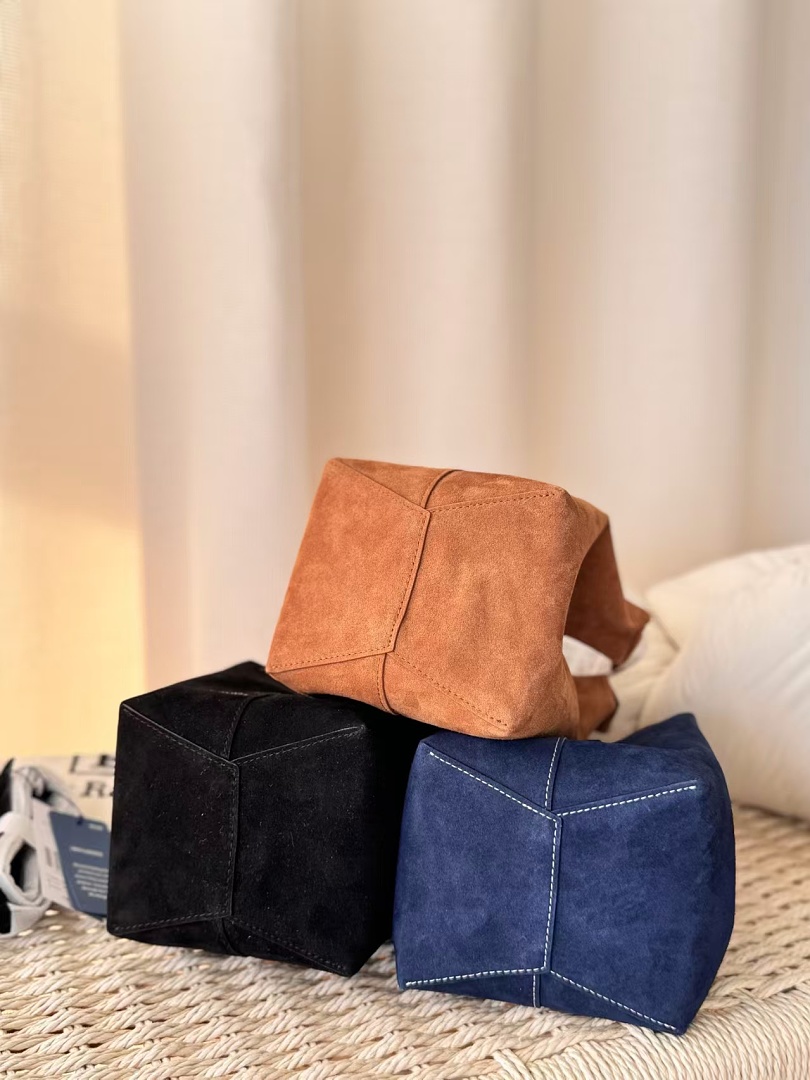 Other €37.4 ## Cow Suede Mini Tote Bag Velvet Leather Small No V - Image 37
