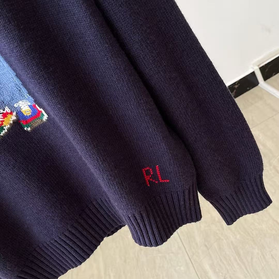 Other €38.7 ## Wool Bear Sweater RL00808 Green R P - Image 11