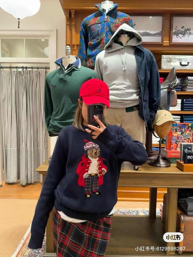 Other €41.2 ## Christmas Bear Sweater 808 Fleece P - Image 12