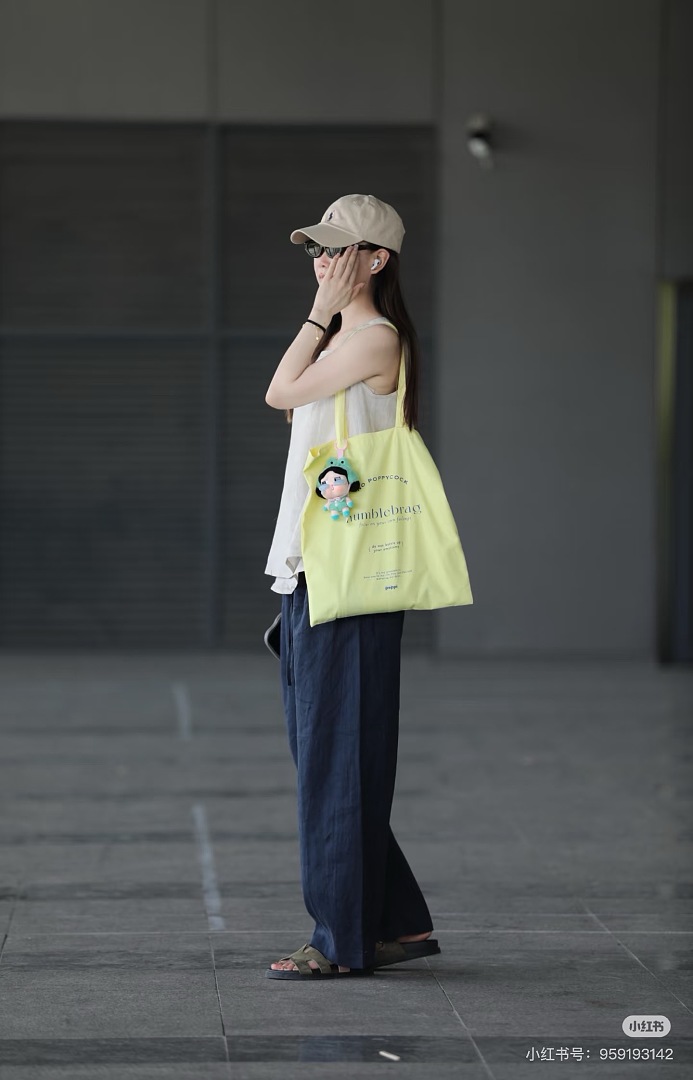 Other €21.8 ## Classic Wide-Leg Linen Trousers N (24.8Usd) - Image 6
