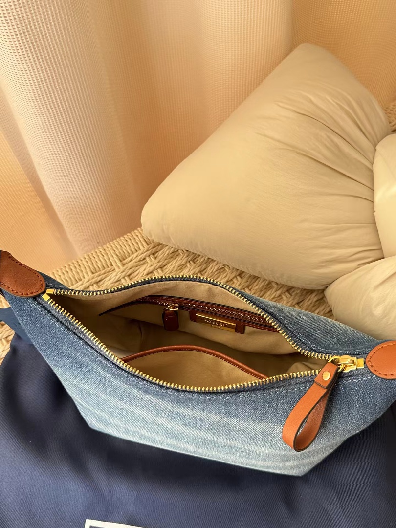 Other €32.2 ## Denim Lunch Box Bag V - Image 29