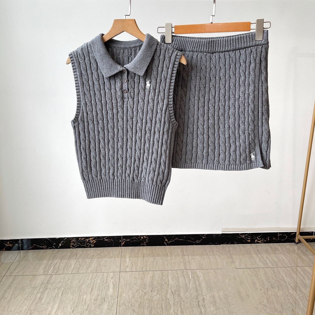 Other €30.9 ## Knit Twist Sweater Suits Linen Floral P - Image 7