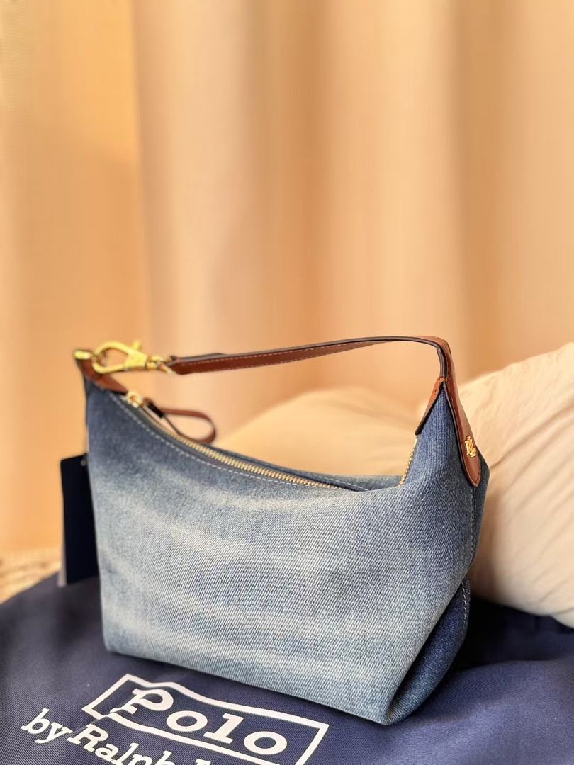 Other €32.2 ## Denim Lunch Box Bag V - Image 23