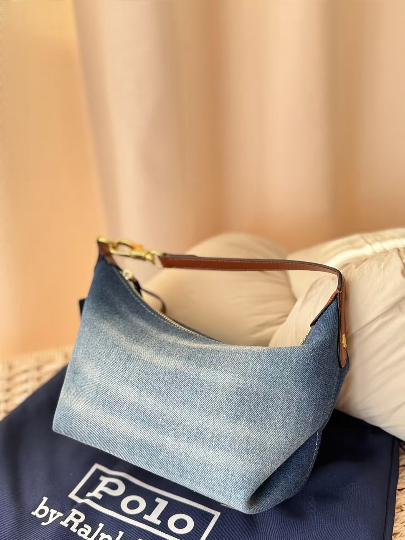 Other €32.2 ## Denim Lunch Box Bag V - Image 24