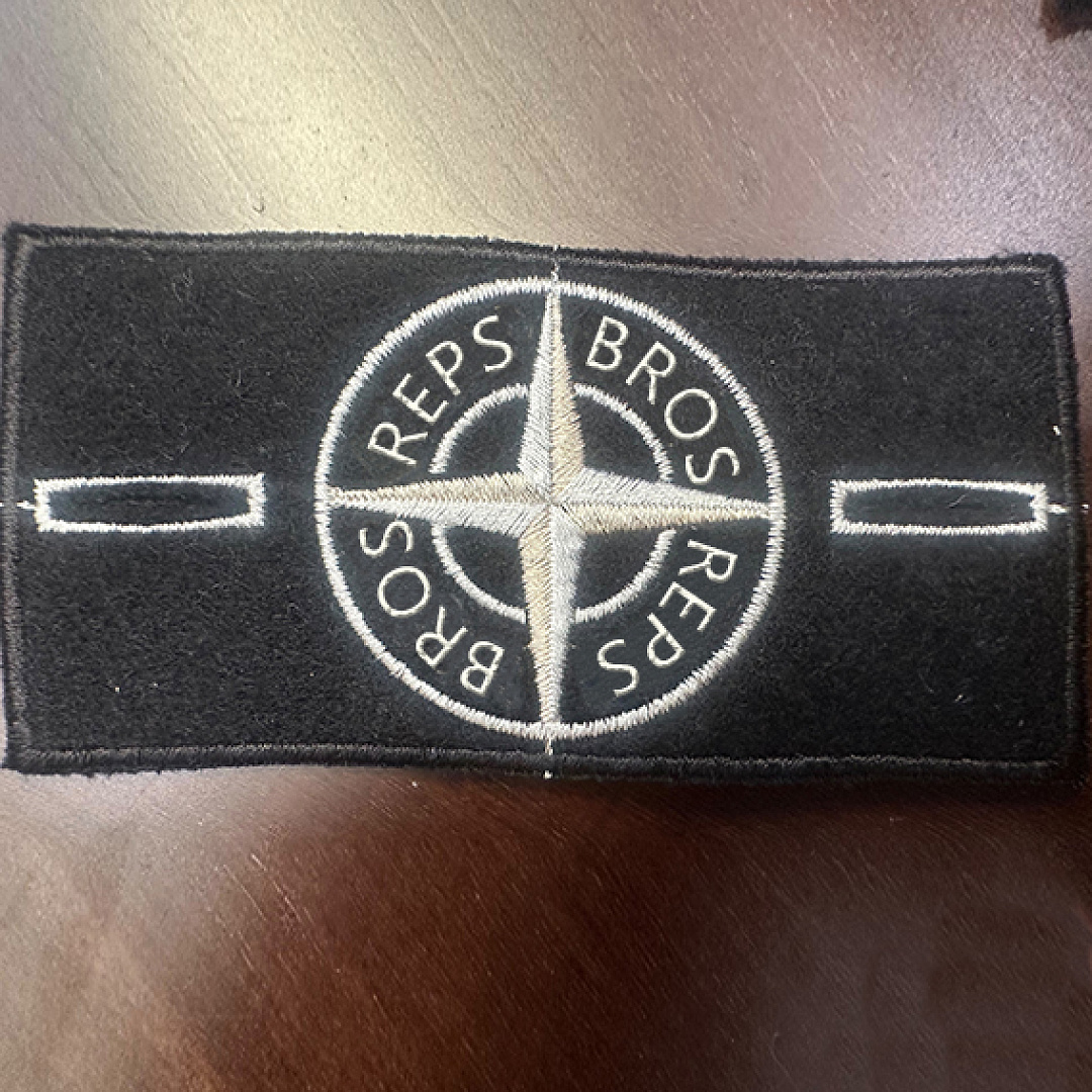 On Running Badge, Https://Item.Taobao.Com/Item.Htm?Ft=T&Id= - Image 2