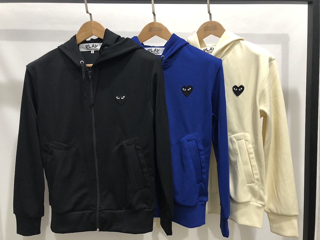 Comme des Garcons Hooded With Black Big Heart, P26, Https://Item.Taobao.Com/Item.Htm?Ft=T&Id= - Image 3