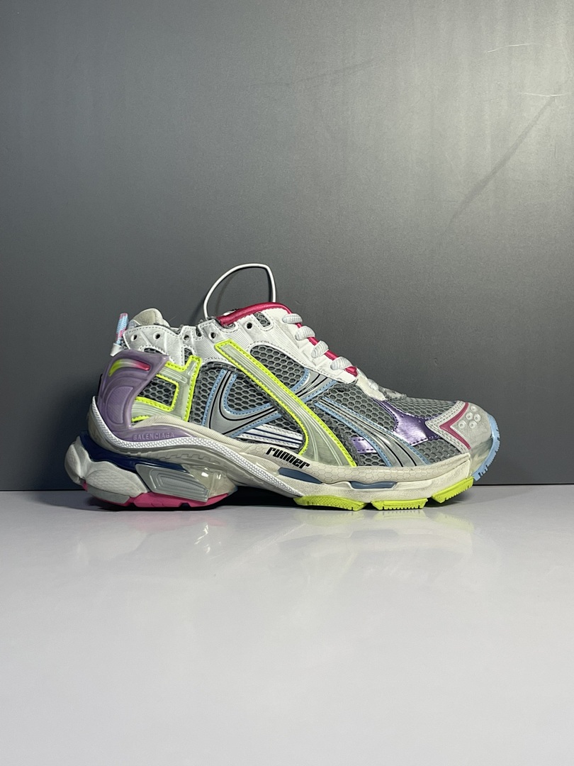 Balenciaga Runner 7.5 - Image 13