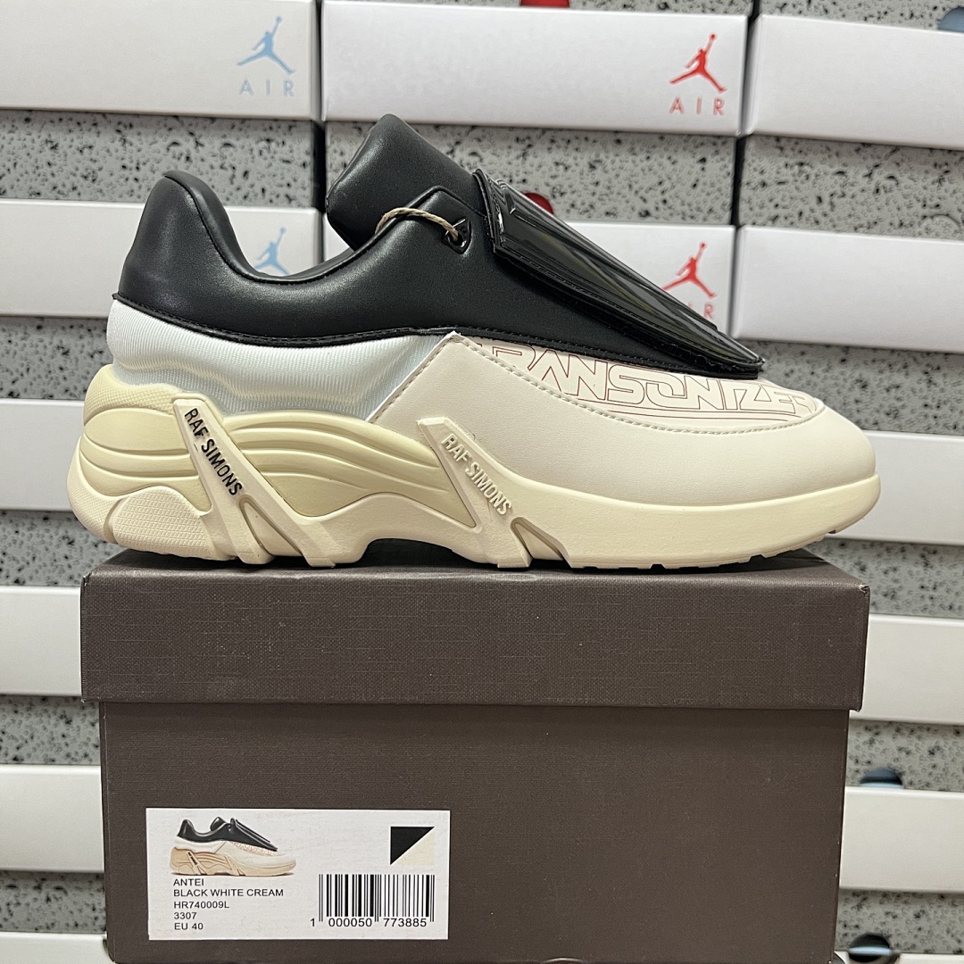 On Running Raf Simons Antei Low Top (Black White Cream)