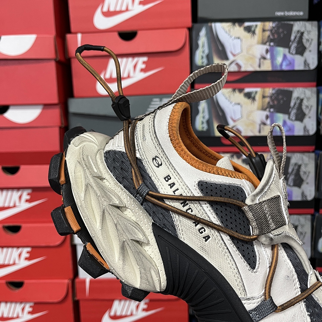 Balenciaga Hike 15 Gen - Image 3