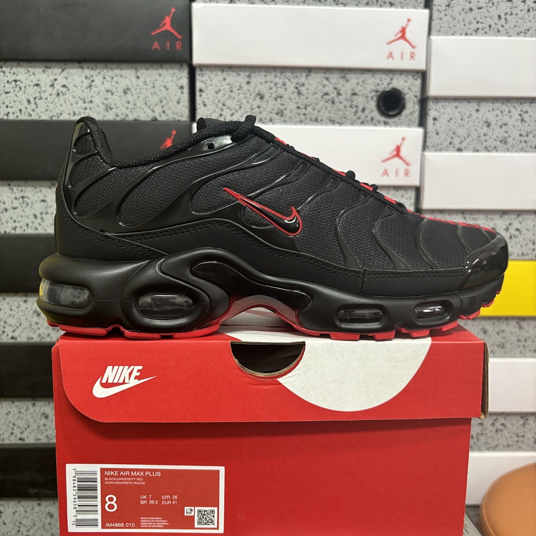 Nike Air Max Plus (Black Red)