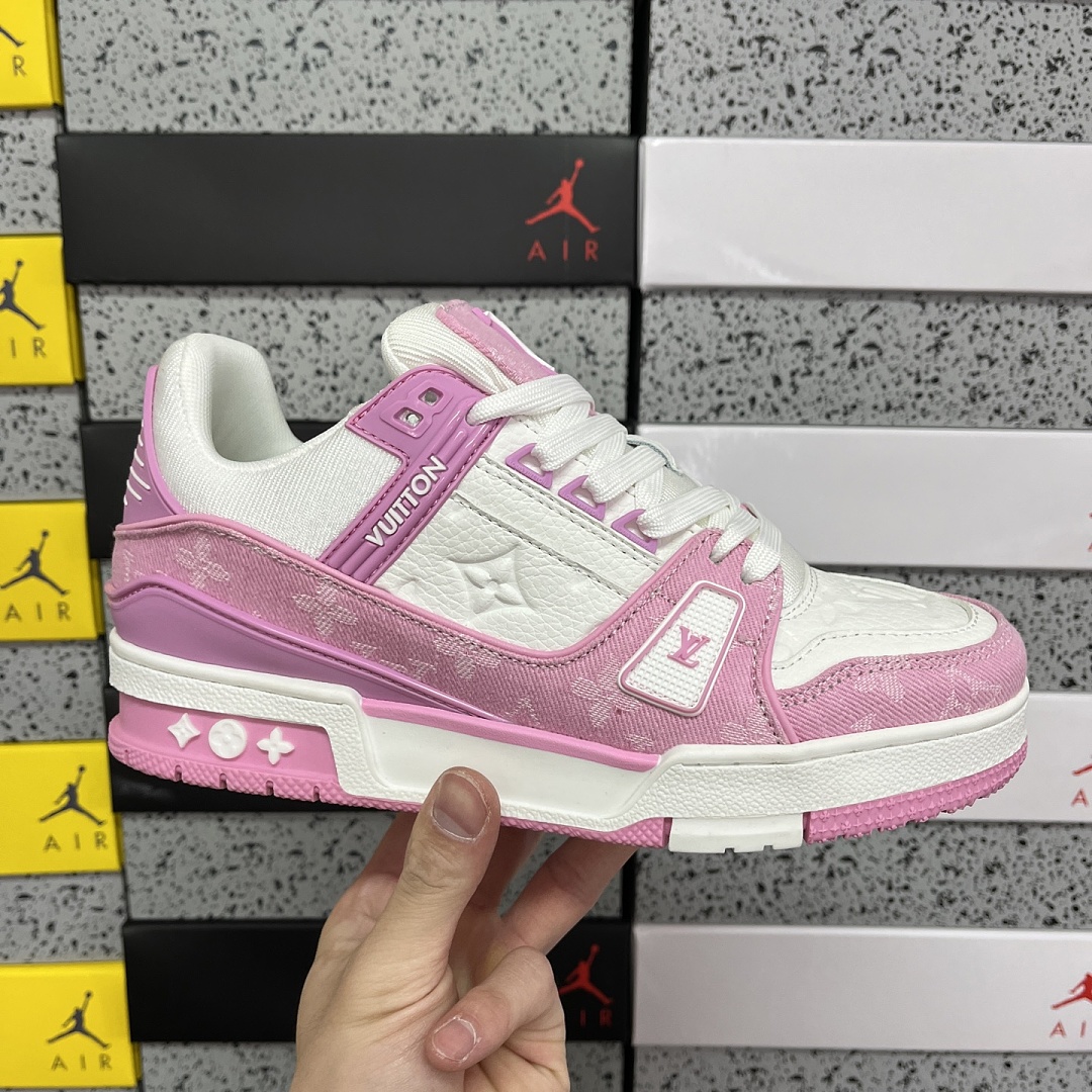 Louis Vuitton Trainer 1-11 - Image 2