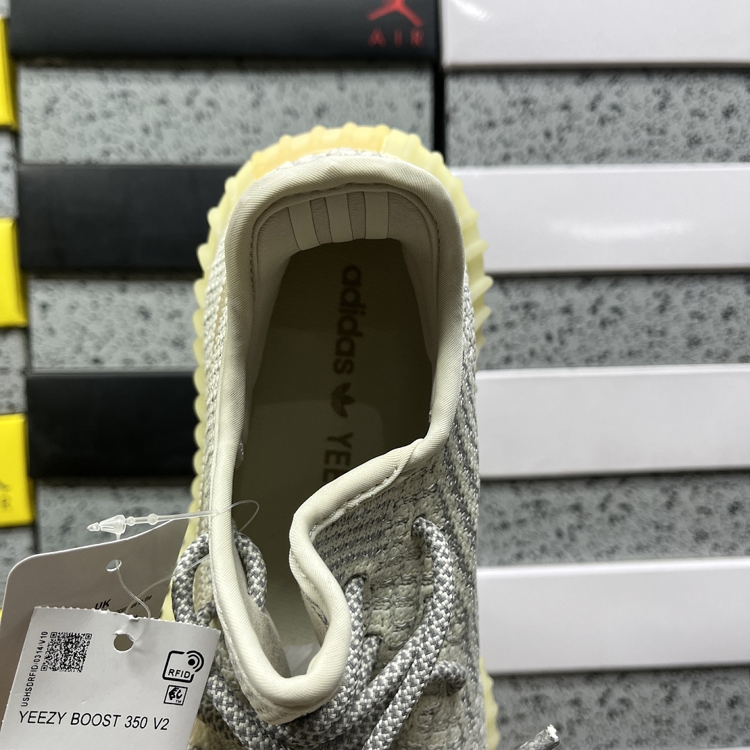 Adidas Yeezy Boost 350 V2 White Starry - Image 4