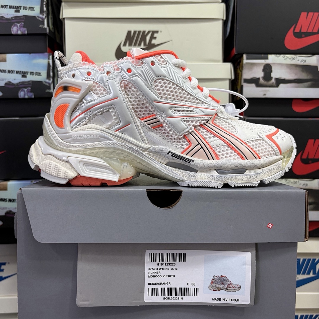 Balenciaga BLCG Runner7.0 - Image 54