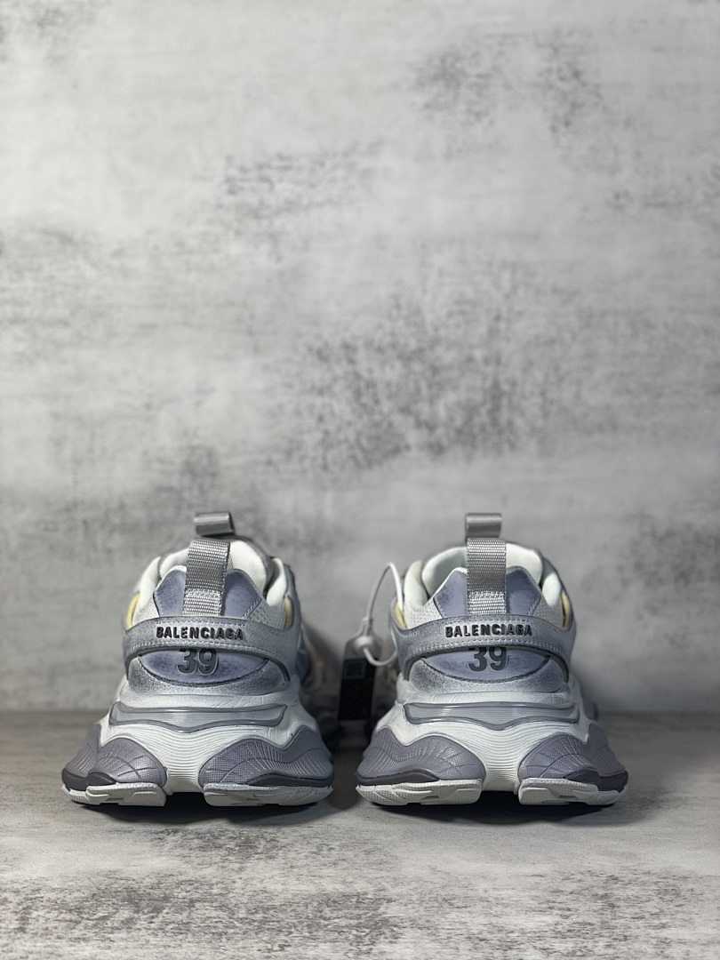 Balenciaga Cargo - Image 90