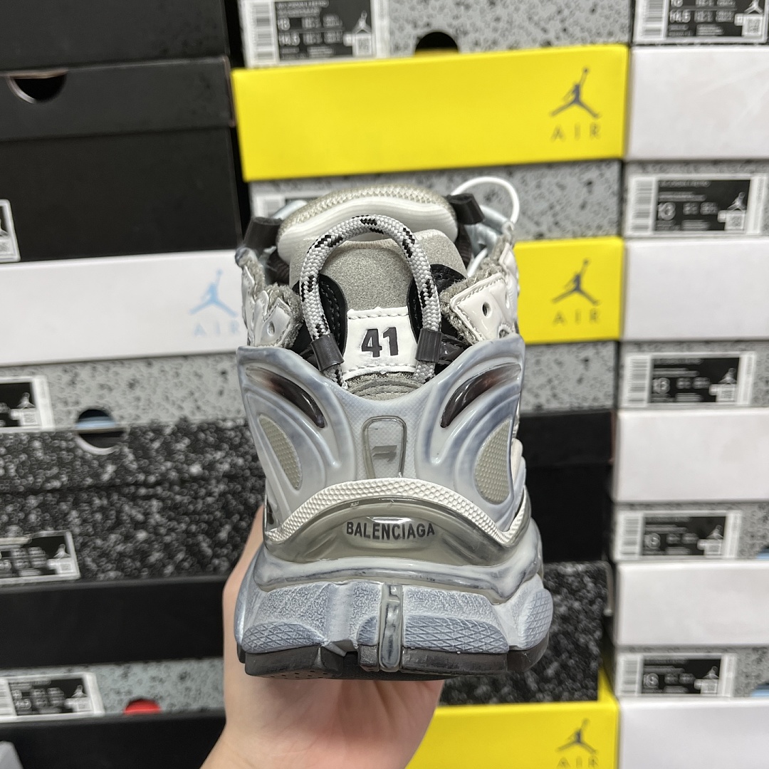 Balenciaga BLCG Runner 7.5 - Image 7