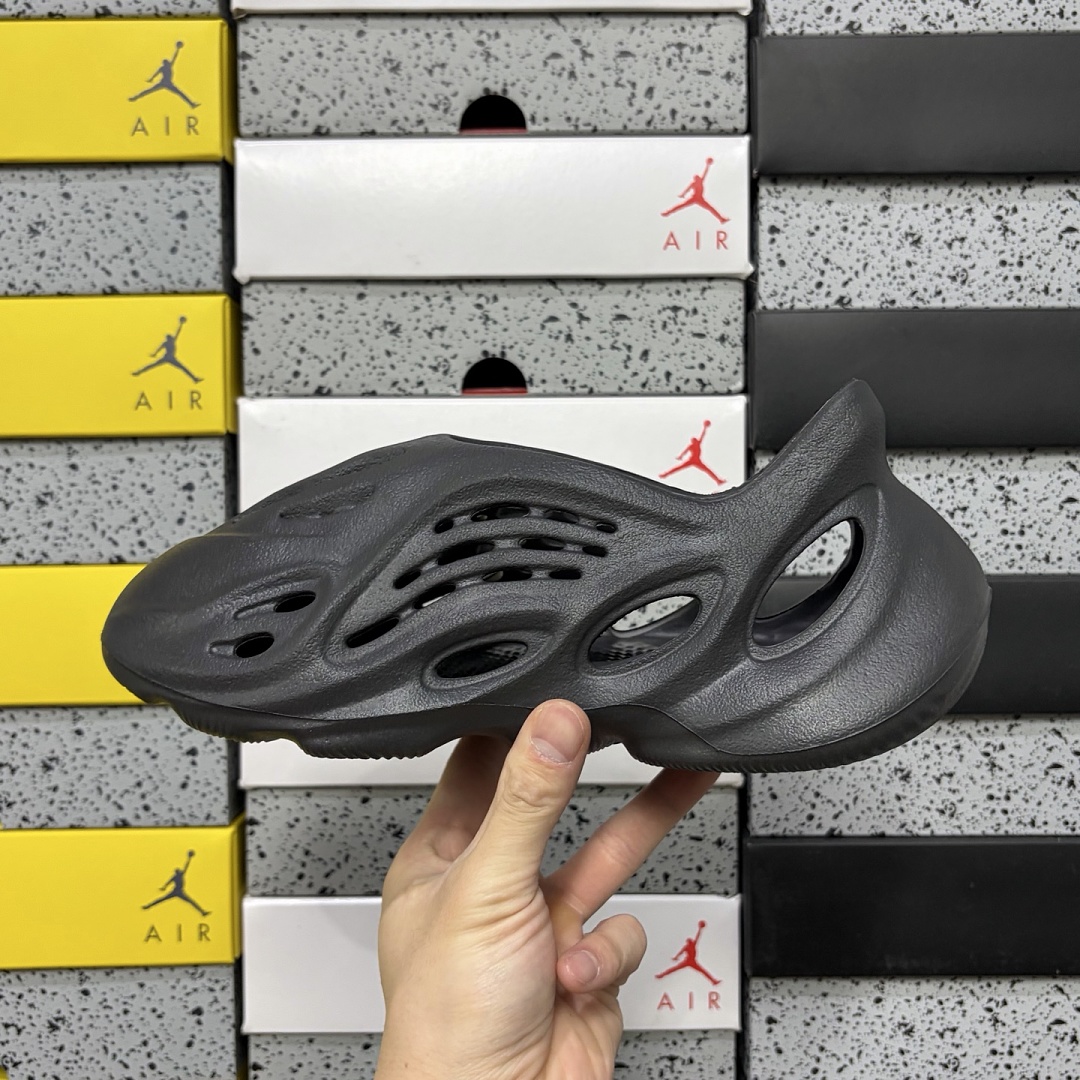 Adidas Yeezy Foam RNR Onyx Clogs - Image 6