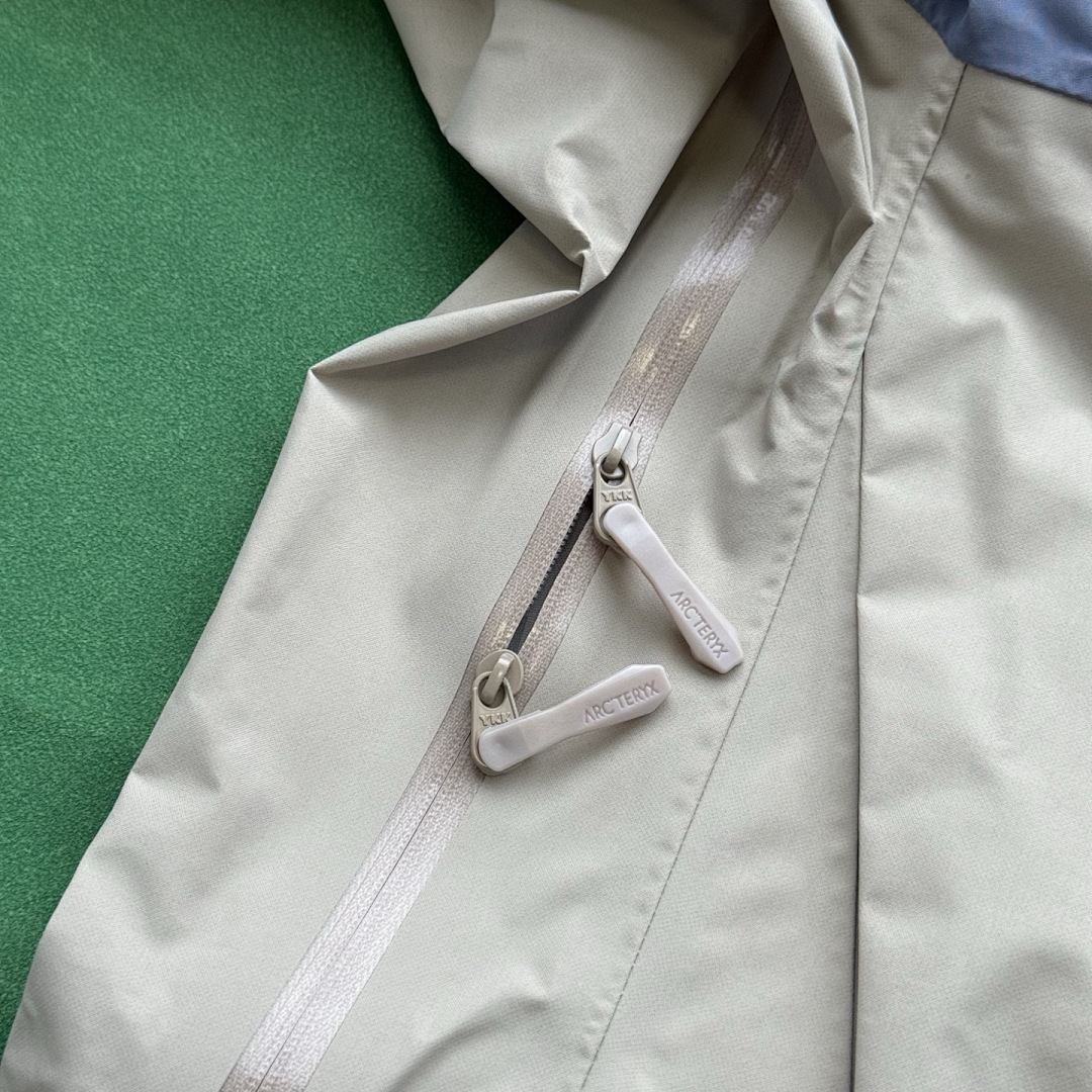 Arc'teryx Alpha SV Year Or The Snake GTX Jacket LNY2025 - Image 12
