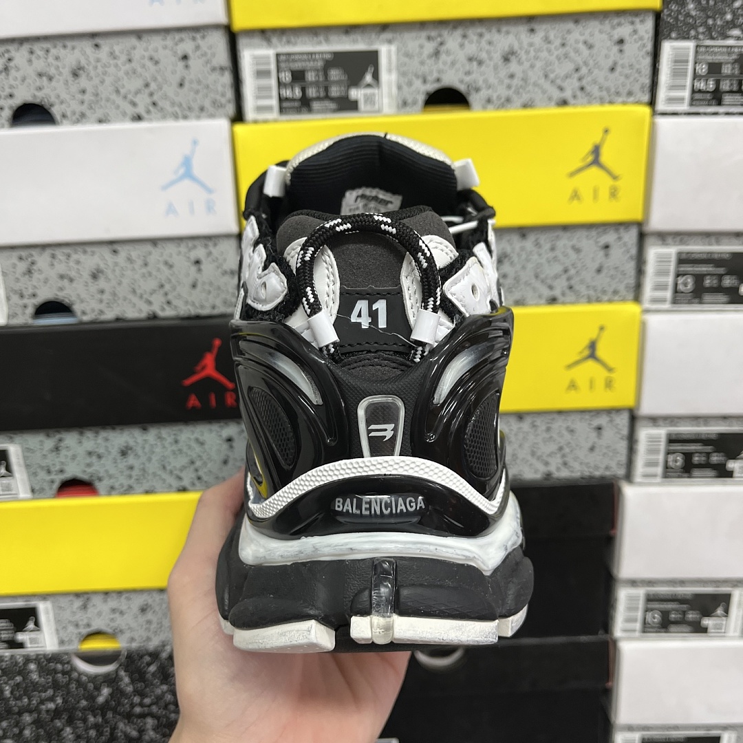 Balenciaga BLCG Runner 7.0 - Image 3