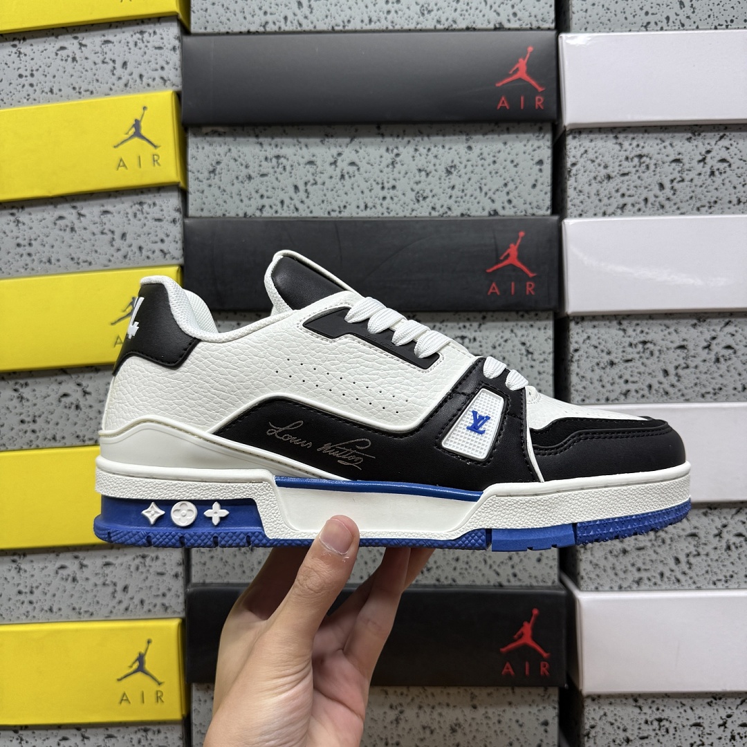 Louis Vuitton Trainer V2-17 - Image 3