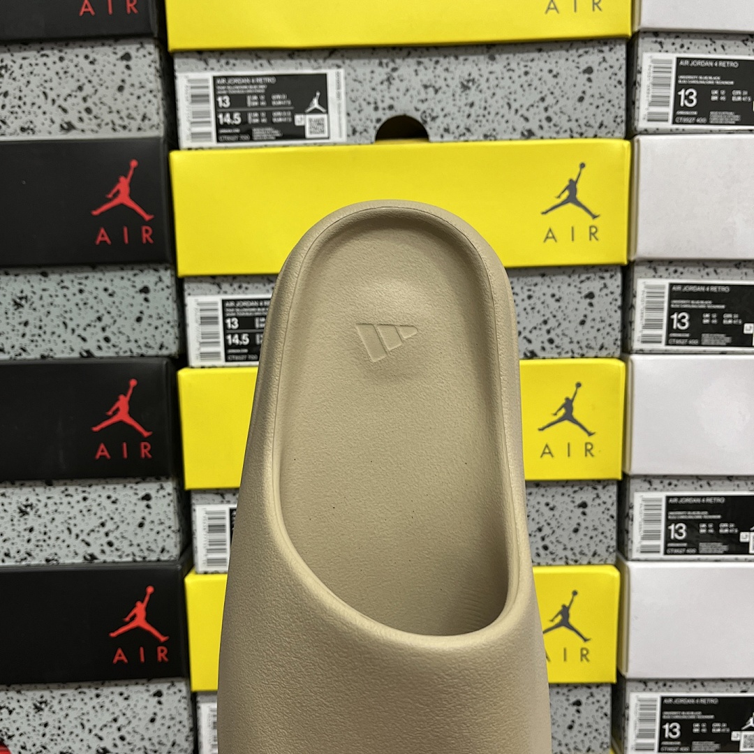 Adidas Kanye West X Yeezy Slide "Resin" - Image 9