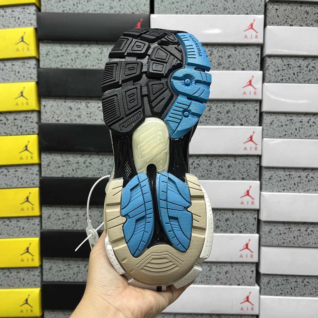 Balenciaga BLCG Runner - Image 57