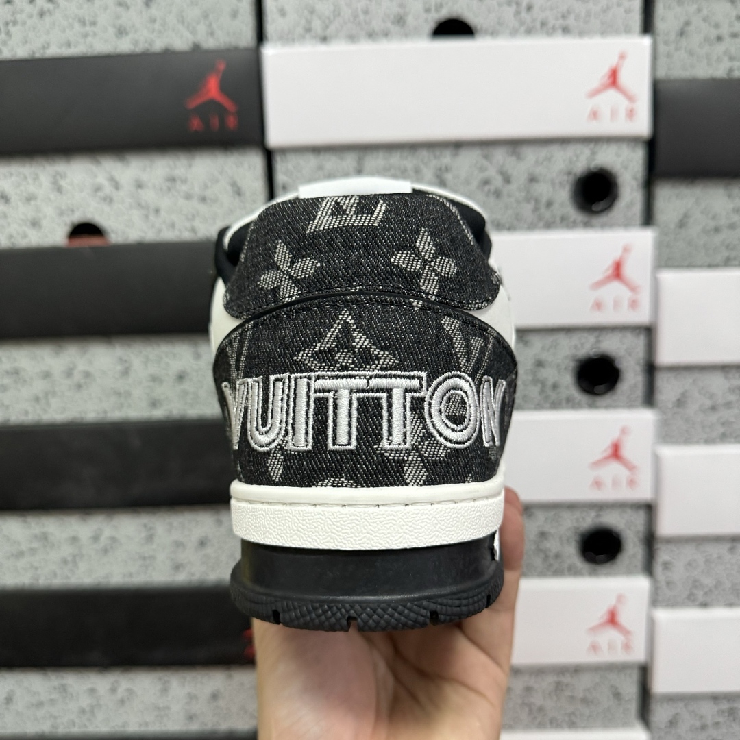 Louis Vuitton Trainer (Black White) - Image 7