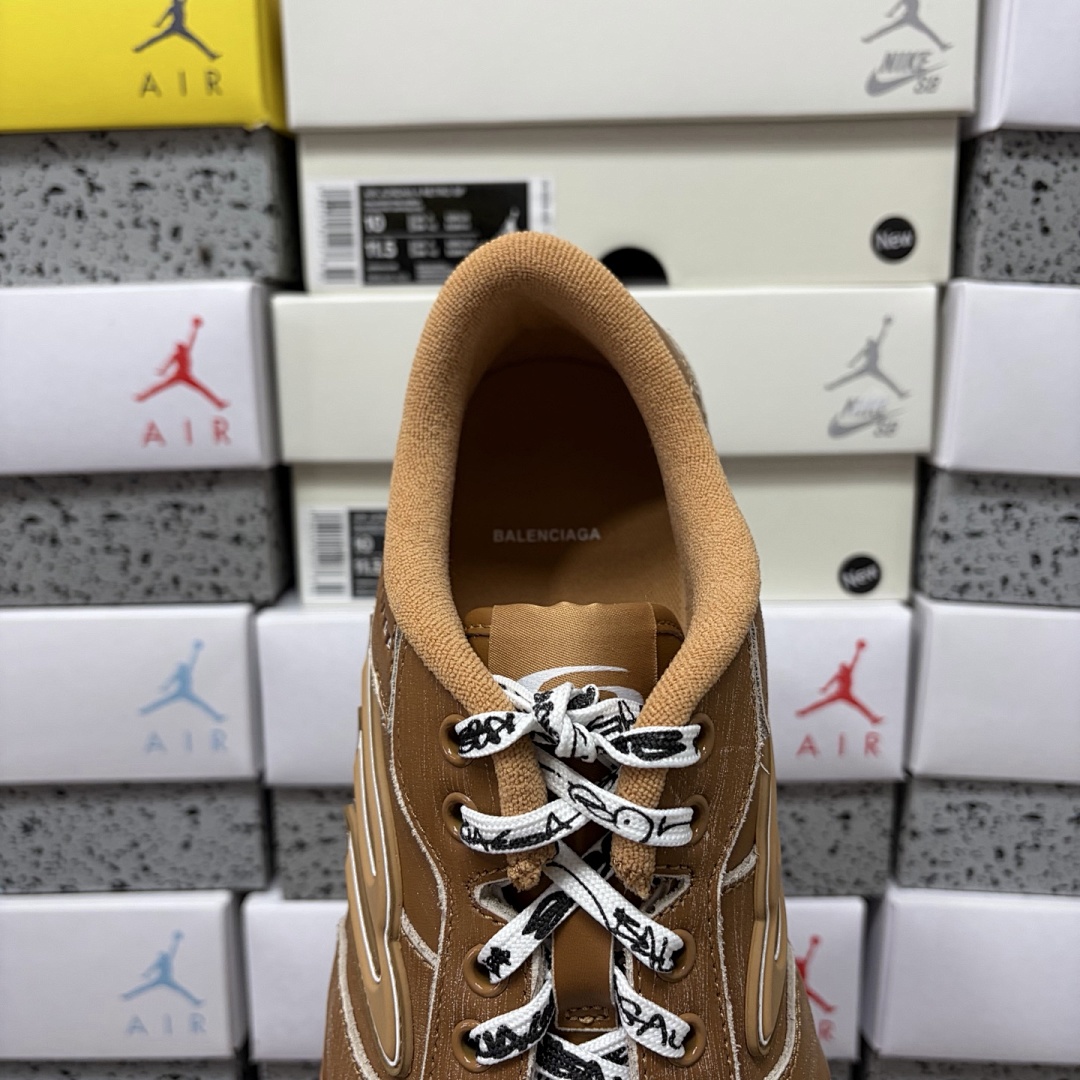 Balenciaga Hamptons Sneakers 18 Gen - Image 8