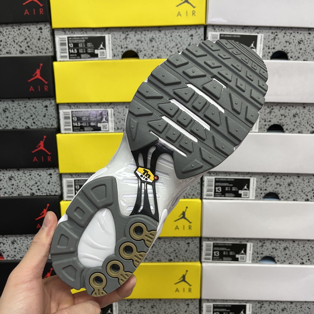 Nike Air Max Plus (White) - Image 3
