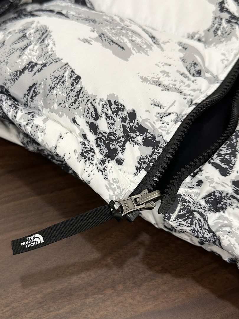 Chanel The North Face 1996 Retro Nuptse 700 Fill Packable Jacket - Image 57