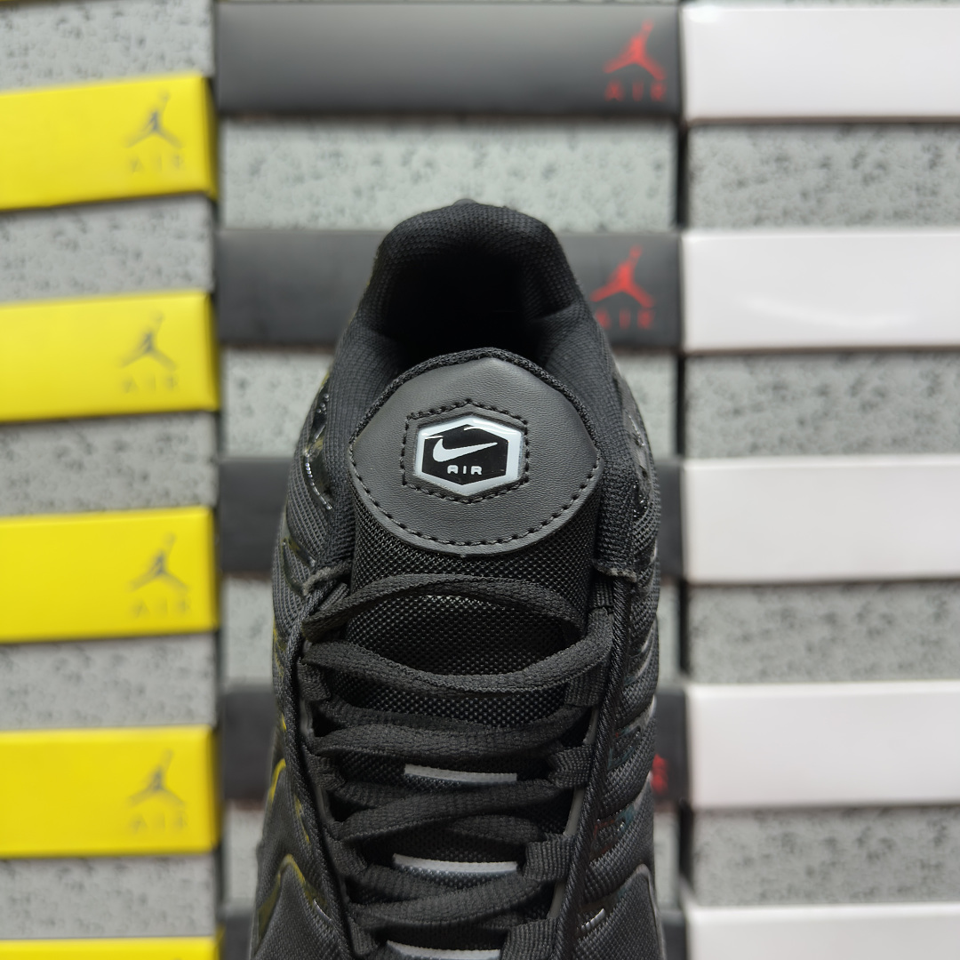 Nike Air Max Plus - Image 6