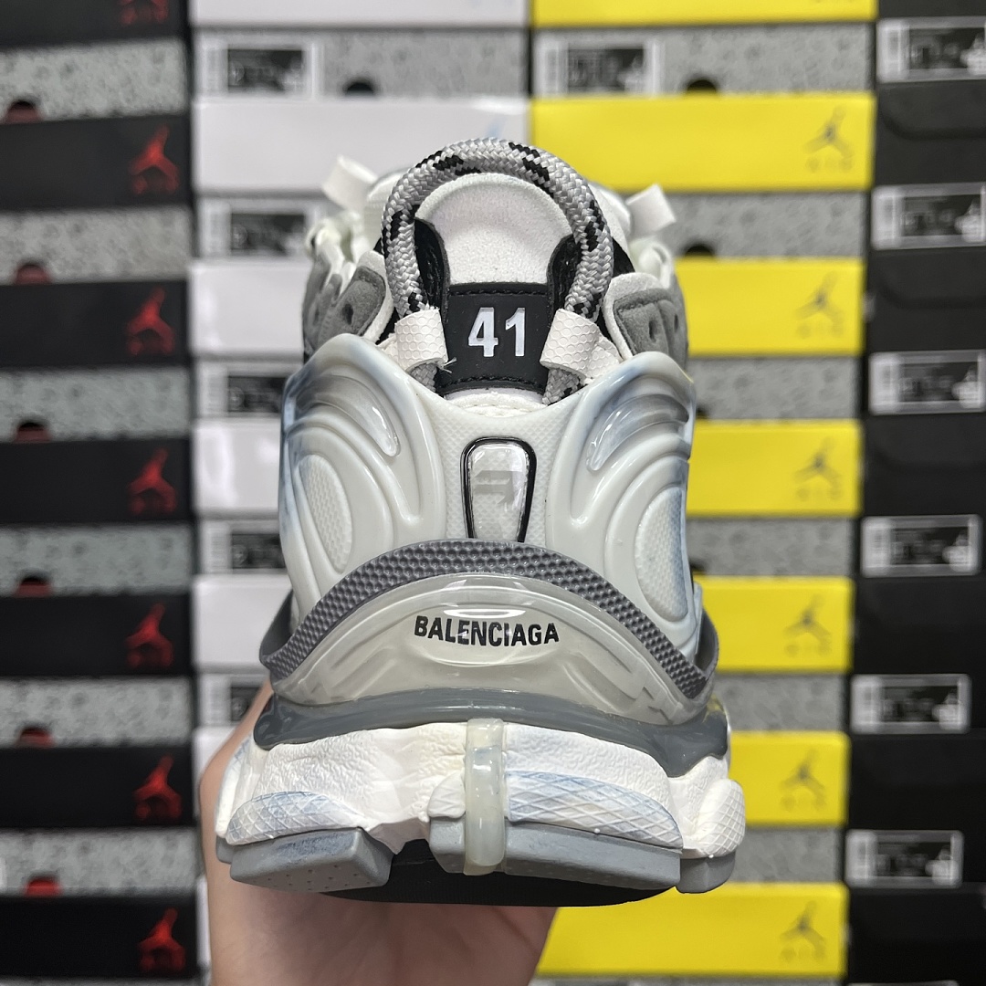 Balenciaga BLCG Runner 7.5 - Image 6
