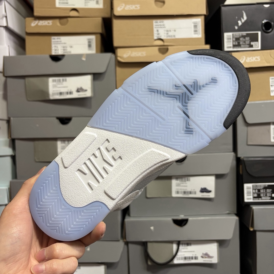 Nike White Metallic - Image 6