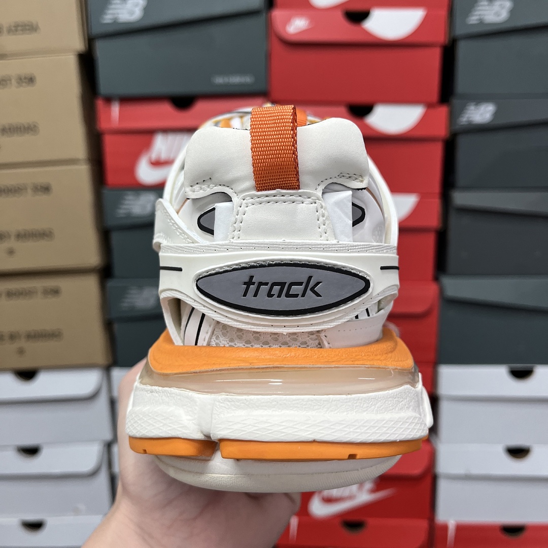 Balenciaga BLCG Track - Image 24