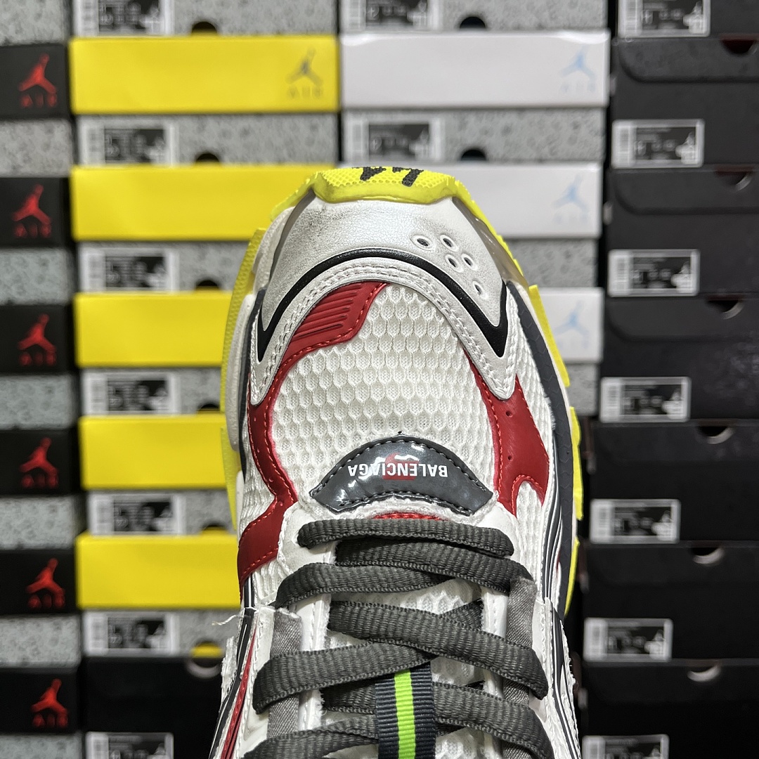 Balenciaga BLCG Runner 7.0 - Image 10
