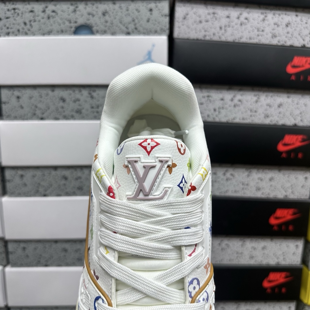 Louis Vuitton Trainer V2-13 - Image 8