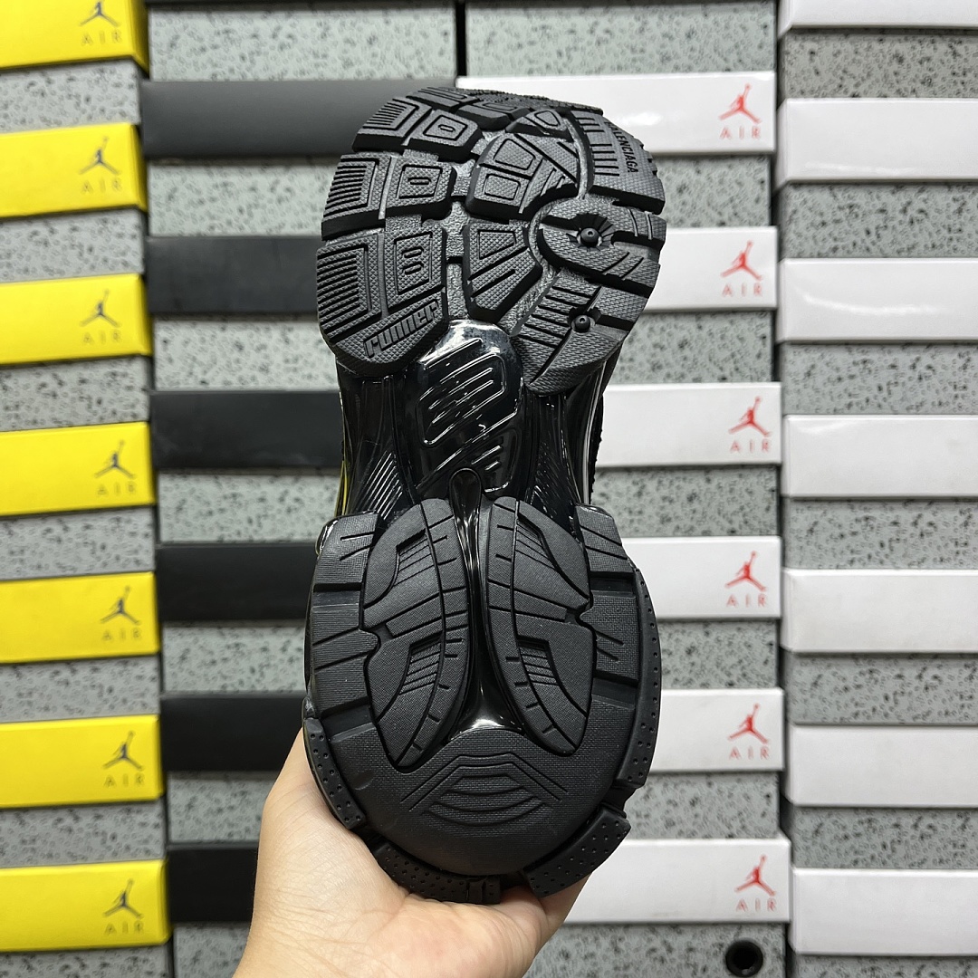 Balenciaga BLCG Runner 7.5 - Image 8