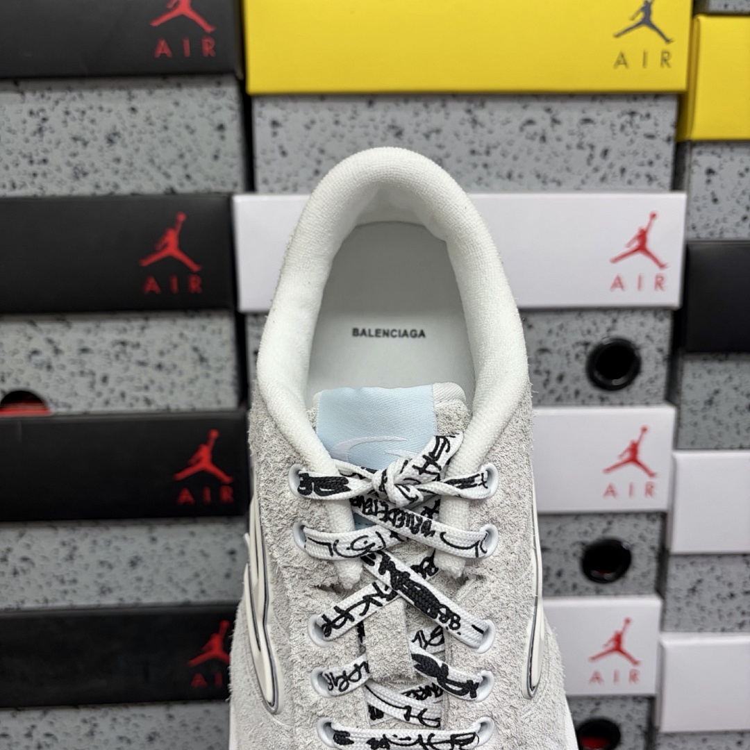 Balenciaga Hamptons Sneakers 18 Gen - Image 8
