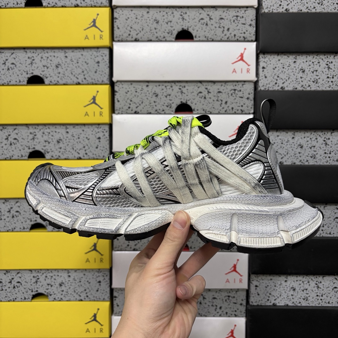 Balenciaga 3Xl - Image 9