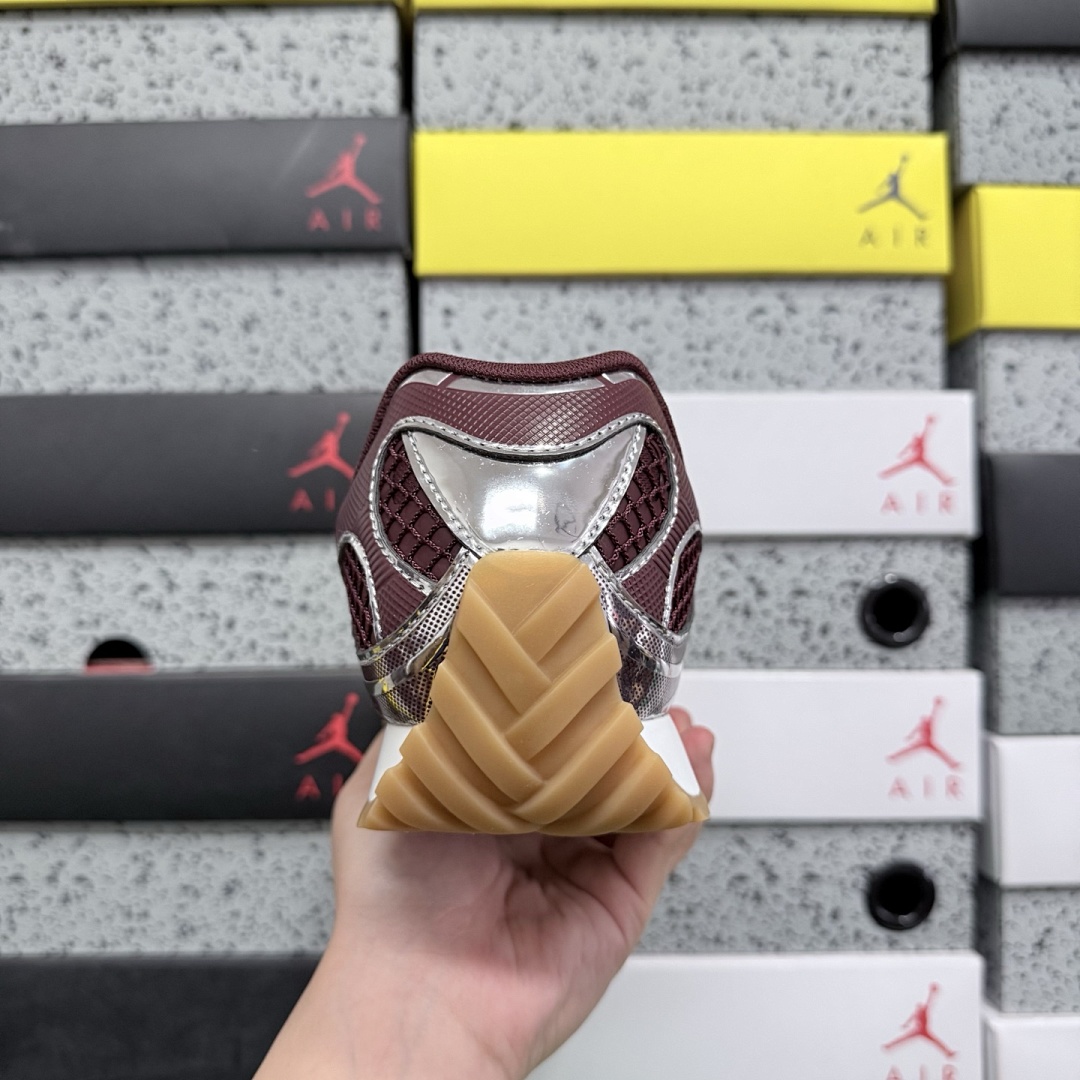 Bottega Veneta Orbit Surf Vapor BV - Image 5